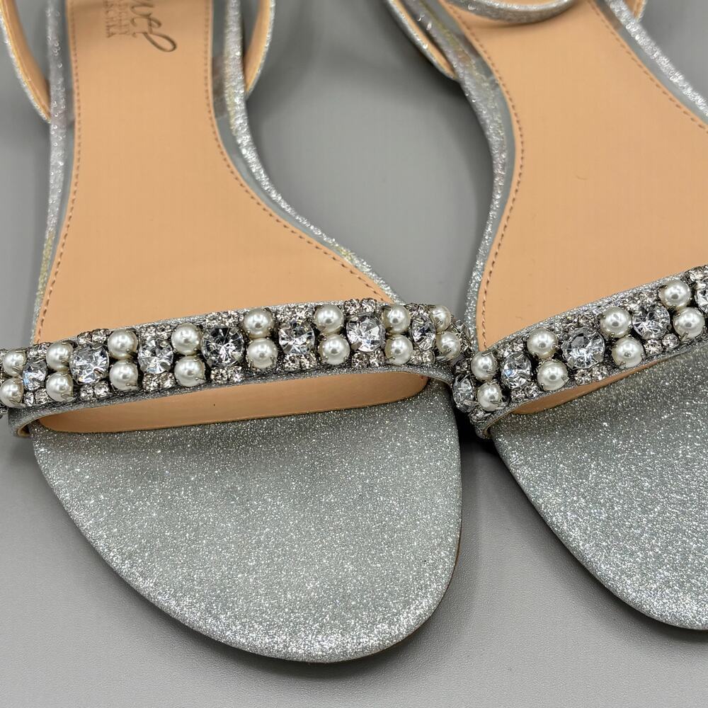 Jewel Badgley Mischka Women's Daria Silver Sparkle Bling Flat Sandals Size 8 New - Picture 2 of 11